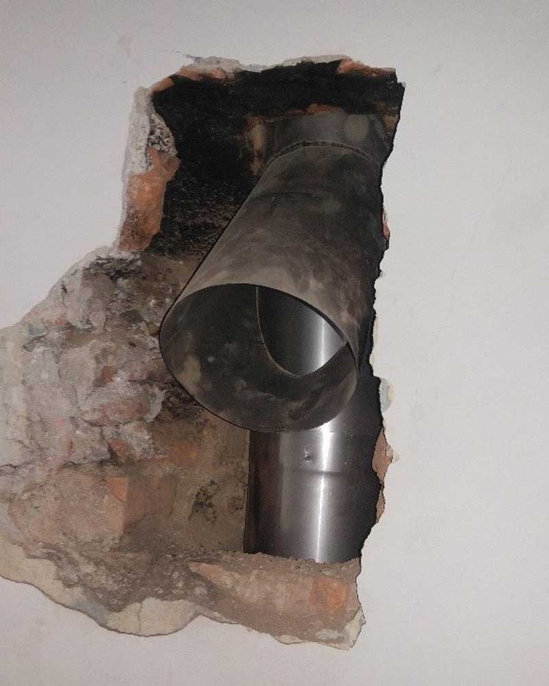 vstavljen priklop med idelavo dimnika